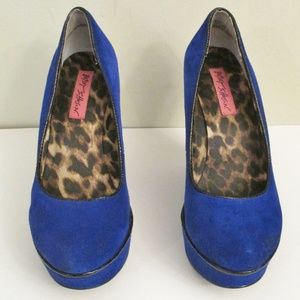 BETSEY JOHNSON MIXXY Blue Suede Round Toe Wedges